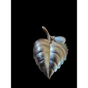 Vintage Signed Avon Gold Tone Faux Pearl Leaf Brooch Perfume Locket